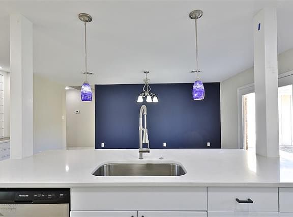 5th image of 2602 Crescent Dr