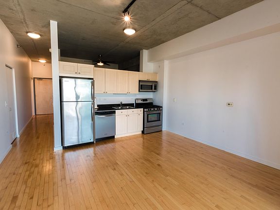 4th image of 1620 S Michigan Ave Unit 716