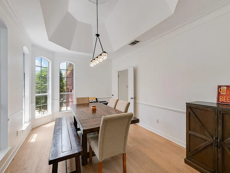 2404 Cliffs Edge Dr — Photo 5