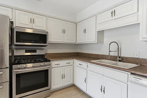 800 Williamsburg West Dr — Photo 14
