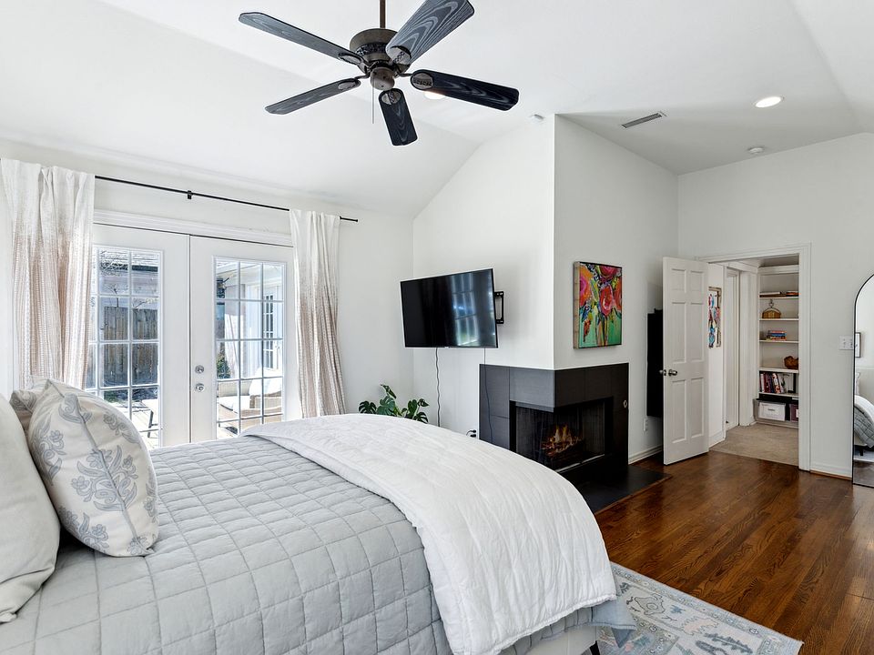 1st image of 6926 Santa Monica Dr