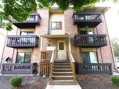 266 12th St #3F, Wheeling, IL, 60090