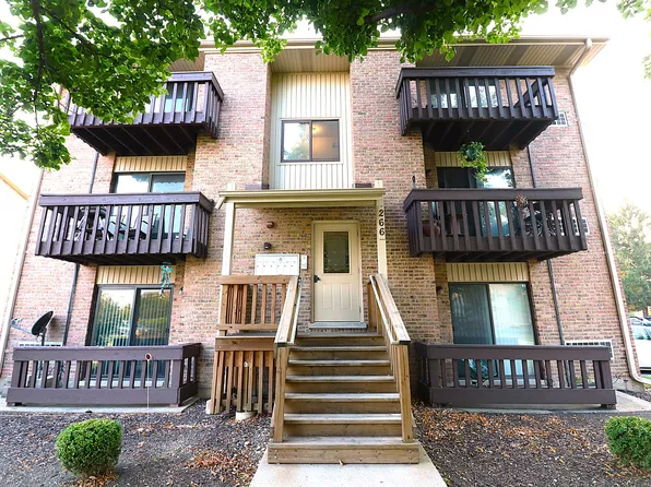 266 12th St #3F, Wheeling, IL 60090
