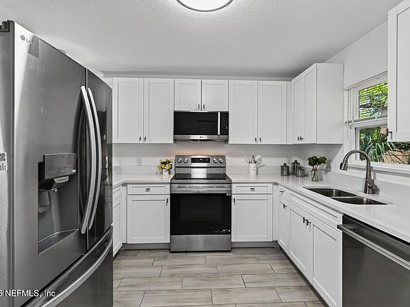3rd image of 2112 BALDWIN Street