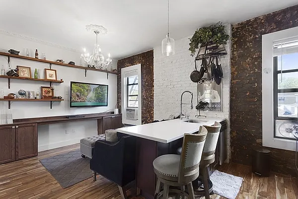 Sold by Citi Habitats | media 6