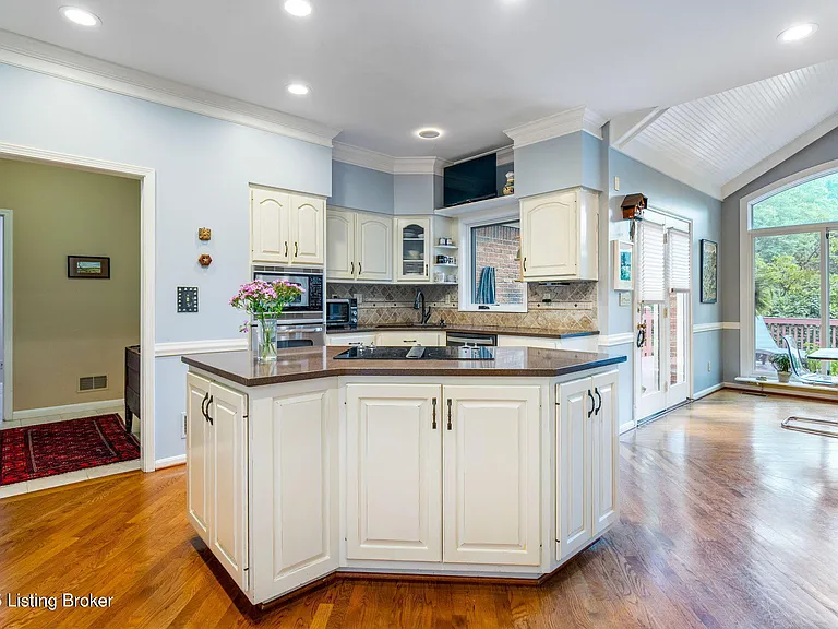 2903 Windward Ct — Photo 17