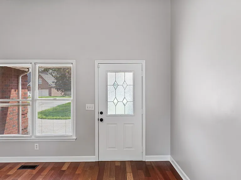 131 Savannah Ridge Dr — Photo 9