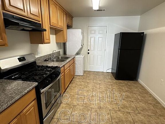5th image of 1613 E Douglas Ave
