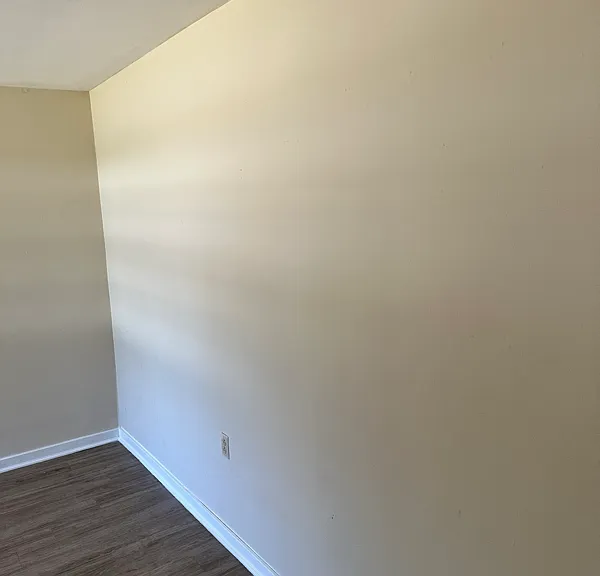 103 E Scott St — Photo 18