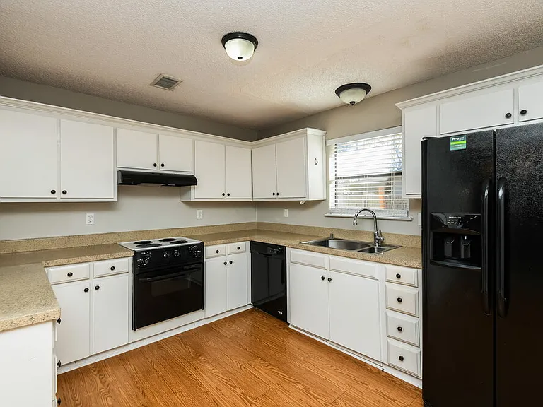 505 Plainview Dr — Photo 8