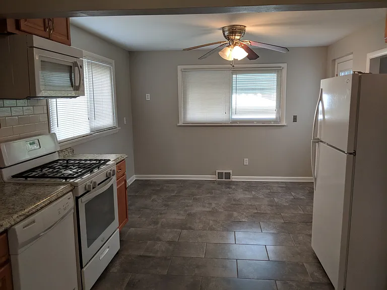 3256 W 142nd St — Photo 3