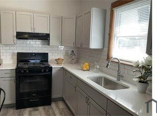22 S Campbell Ave, Glenwood, IL