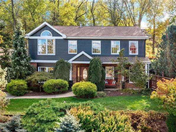 173 Slatewood Ct, Bethel Park, PA 15102