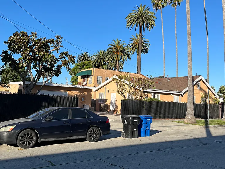 2800 S Mansfield Ave — Photo 22