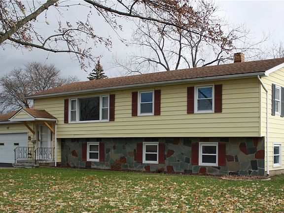 2nd image of 30 Green Acre Ln