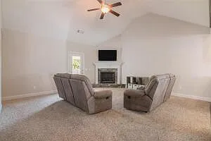 2109 Kinsale Ave — Photo 10