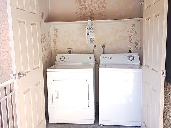 3rd image of 4370 Sandy River Dr Unit 20