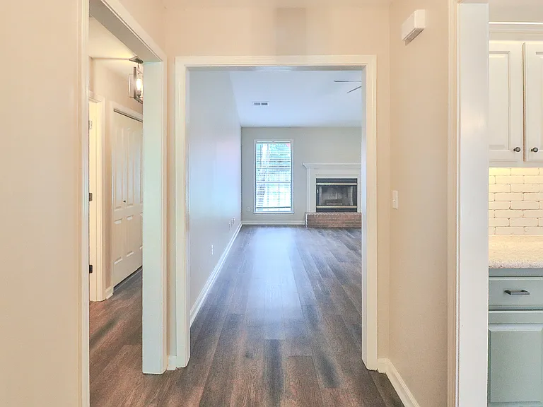 1914 Sandbrook Dr — Photo 6