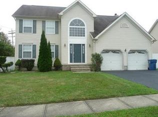 1 Remington Ct, Matawan, NJ 07747