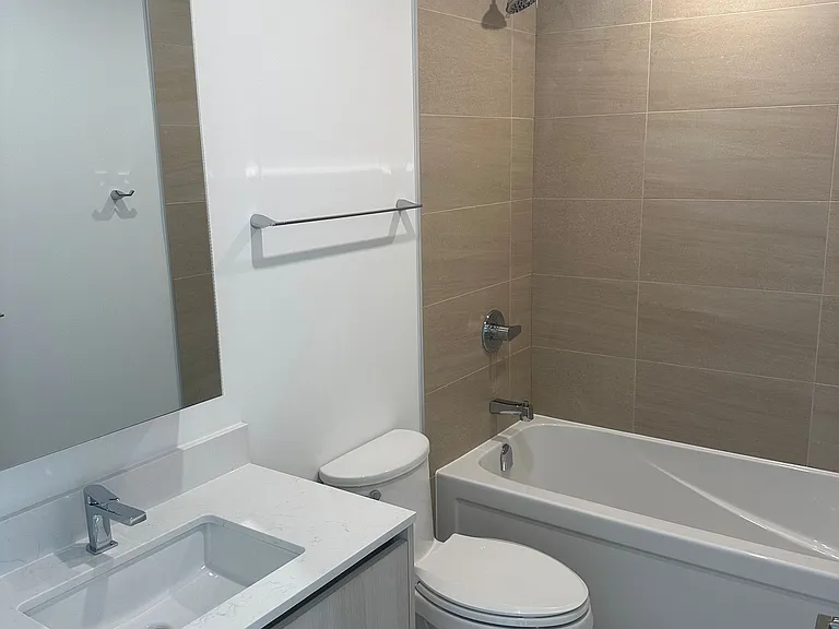 8188 Yonge St #827 — Photo 17