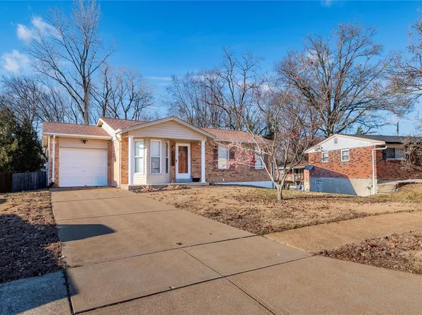 1251 Marchi Dr, Saint Louis, MO 63125