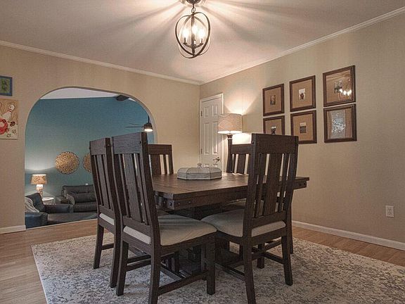 3rd image of 453 Fairwick Dr