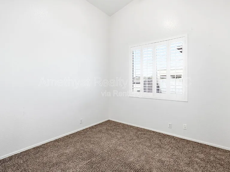 7017 W Greenbriar Dr — Photo 23