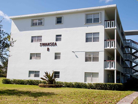 2nd image of 2031 Swansea Cres #B