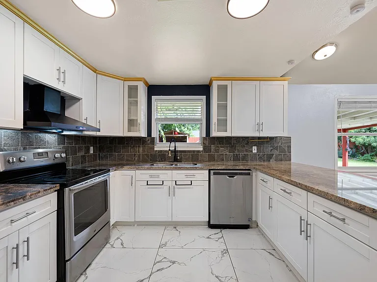5718 Greencraig Dr — Photo 14