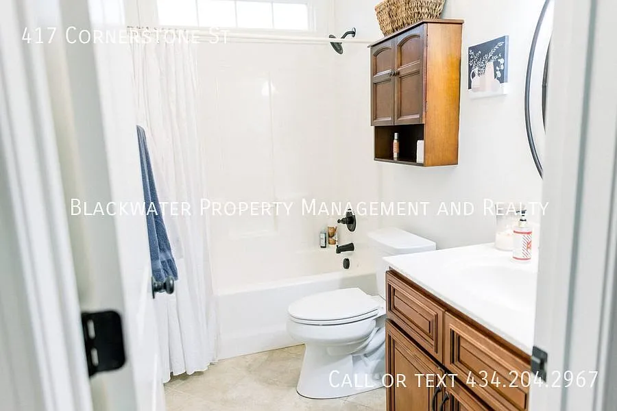 3 Bedroom, 2 Bathroom Cornerstone Single Family Home With Two Car Garage!! — Photo 4