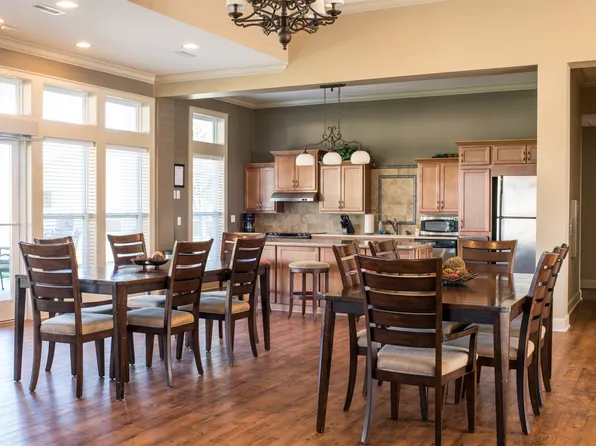 228 Woodbury Place Cir, O'Fallon, MO 63366