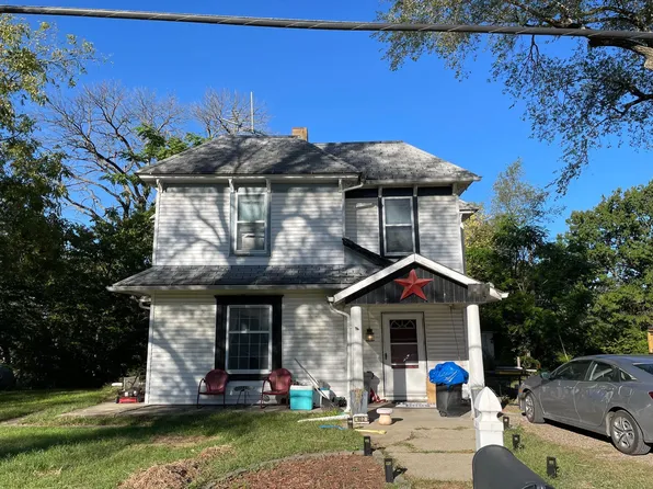 402 S Sloan St, Maysville, MO 64469