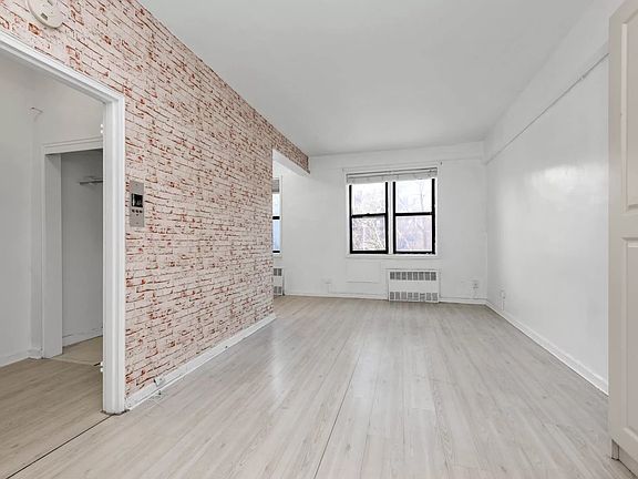 2nd image of 141-05 Pershing Cres #B9