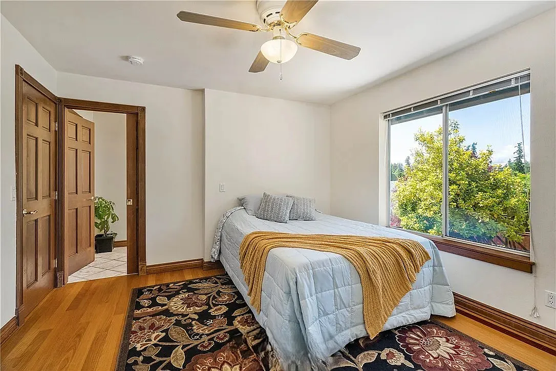3 bed, 2580 sqft, $3,600 — Photo 3