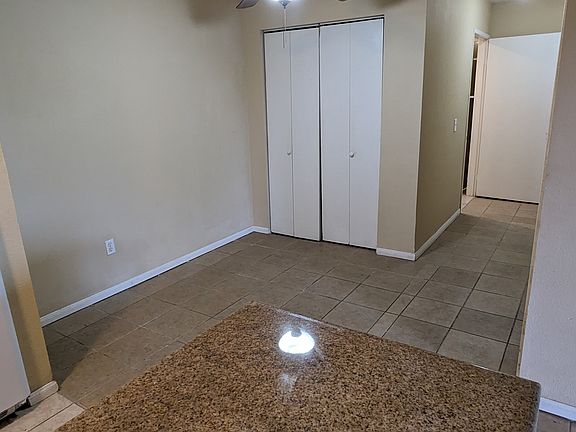 5th image of 830 W Lincoln Ave #6