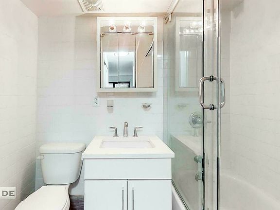 3rd image of 405 E 56th St APT 2M