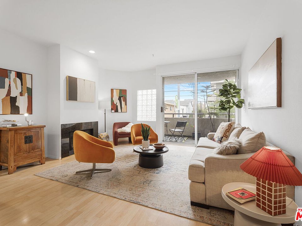 1st image of 3561 Clarington Ave APT 103
