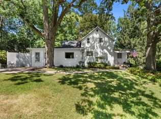 39132 N Mound Ave, Spring Grove, IL 60081