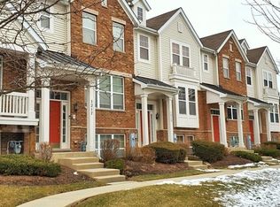 1215 Tuscany Dr, Streamwood, IL 60107