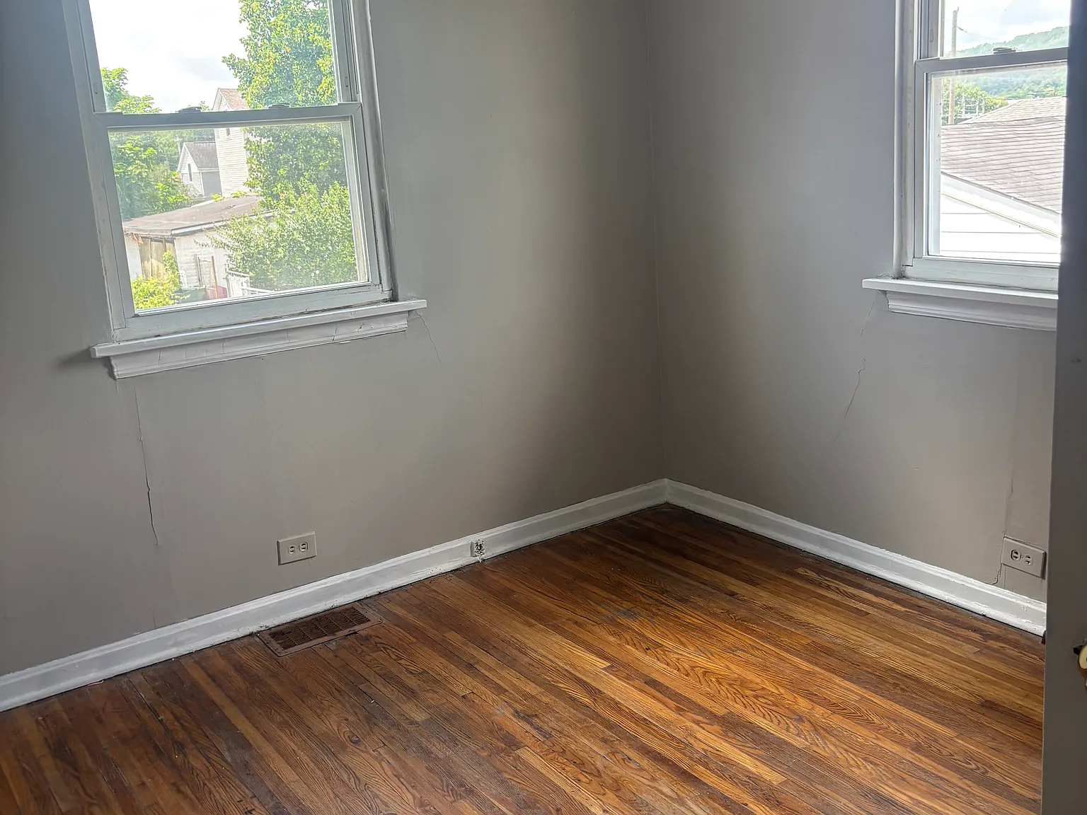 2 bed, 1200 sqft, $1,350 — Photo 2