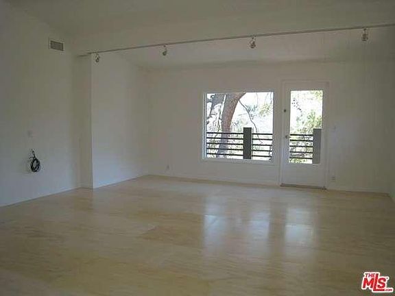 3rd image of 7418 Verdugo Crestline Dr