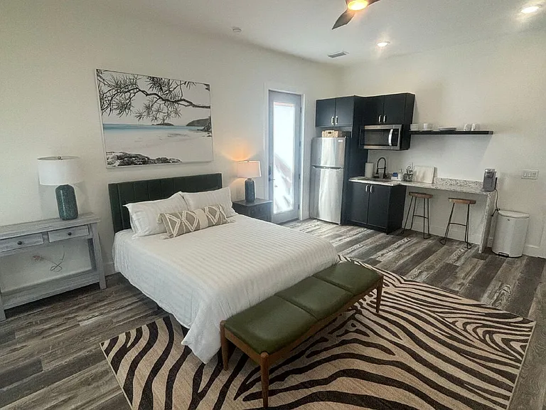 415 E 7th Ave #B — Photo 3