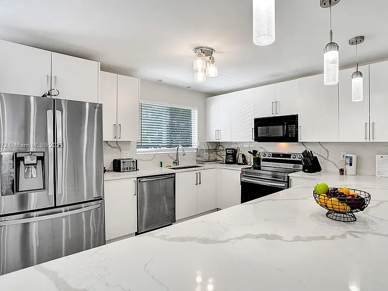 1018 Adams St — Photo 14