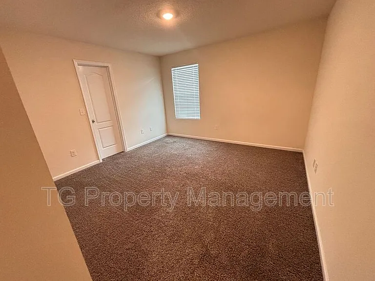 336 Aralia Ln — Photo 12