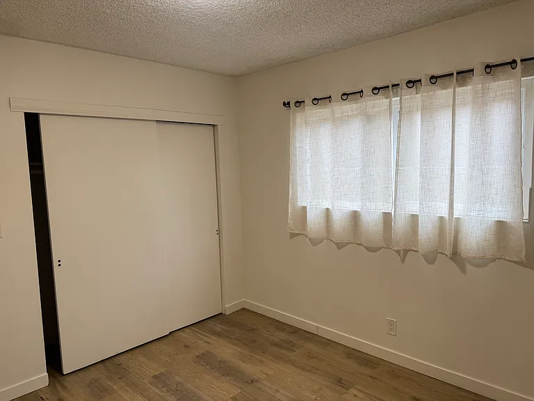511 E Washington ave — Photo 19