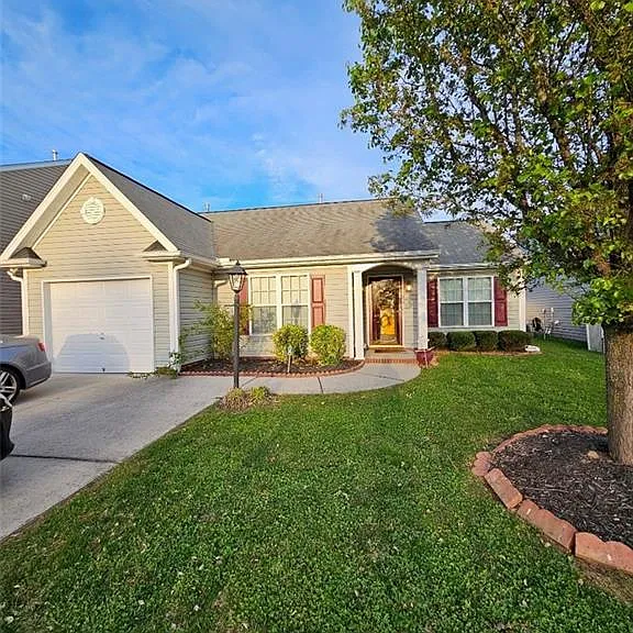 166 Larck Crest Ln — Photo 1