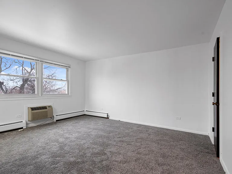 6645 N California Ave #301 — Photo 8