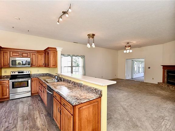 4th image of 7339 Saffron Dr