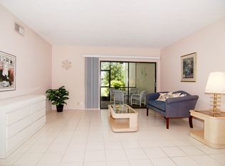 1733 Courtyard Way APT 105, Naples, FL 34112