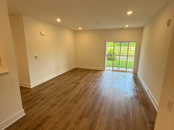 5102 Mary Ashby Way, Pennington, NJ 08534